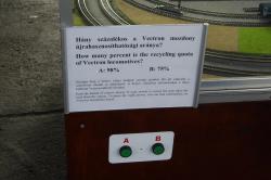 If the button with the correct answer is pressed, the train leaves the station HU_Vectron_3
